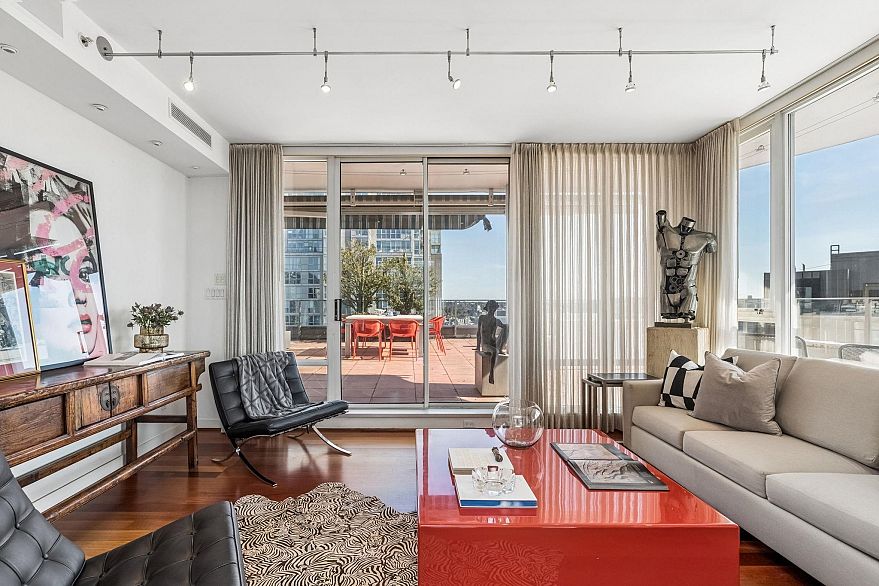 3701 1438 Richards Street