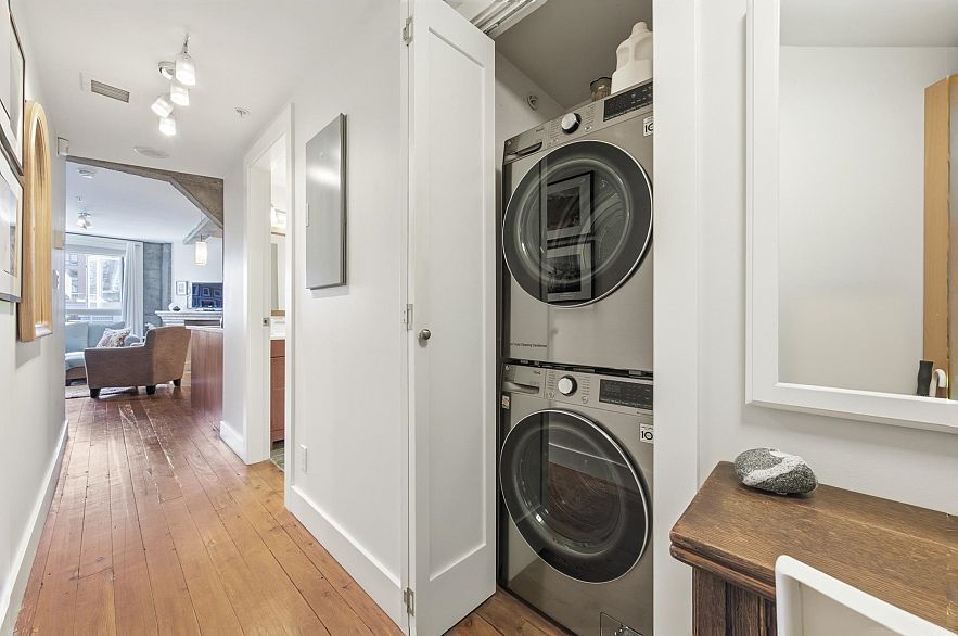 512 1216 Homer Street