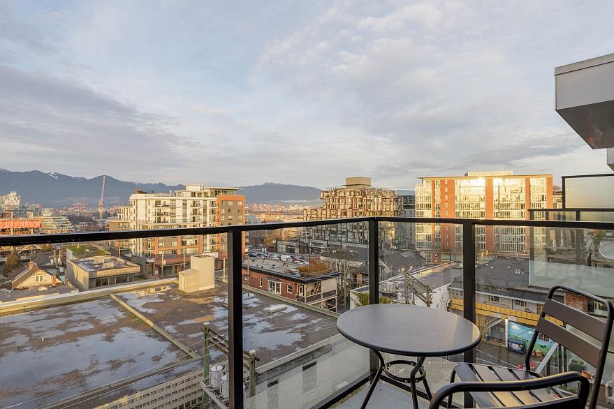 601 133 E 8th Avenue