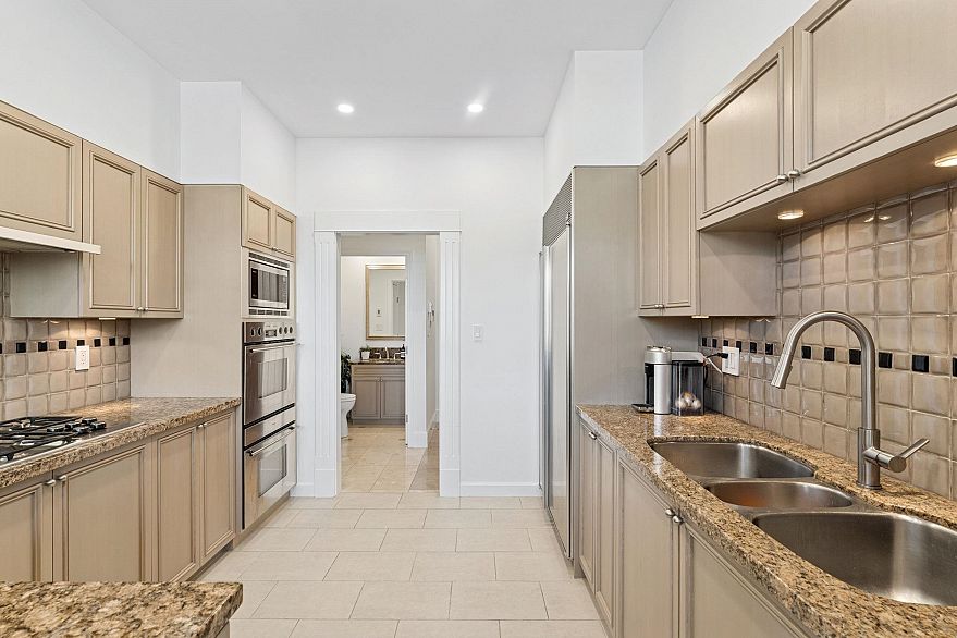 103 323 Jervis Street