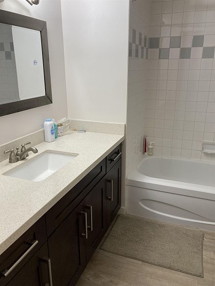 405 789 Drake Street