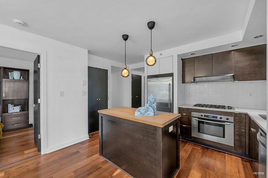 605 1055 Homer Street