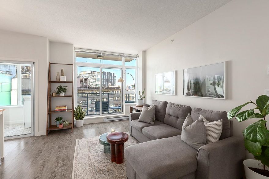 906 2788 Prince Edward Street