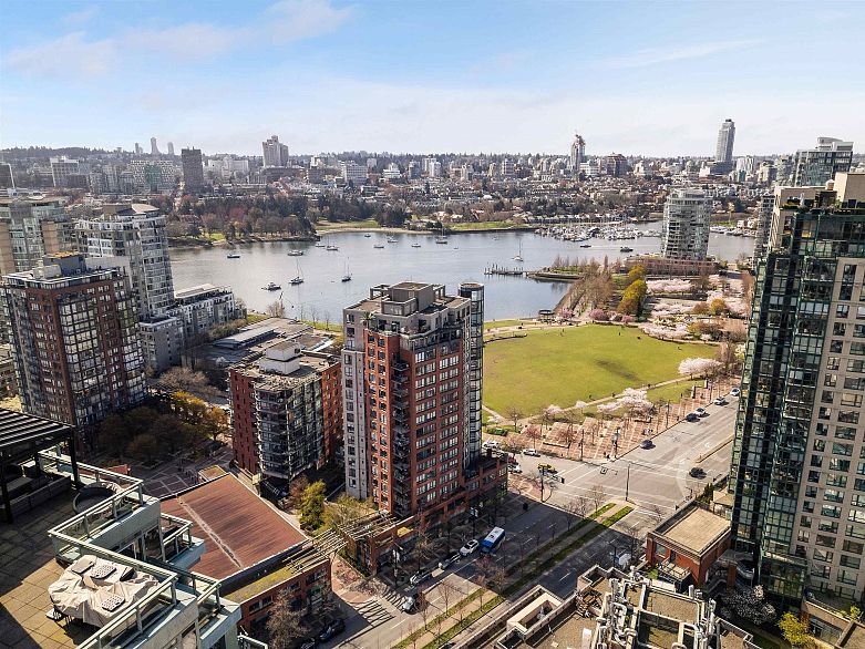 11D 199 Drake Street