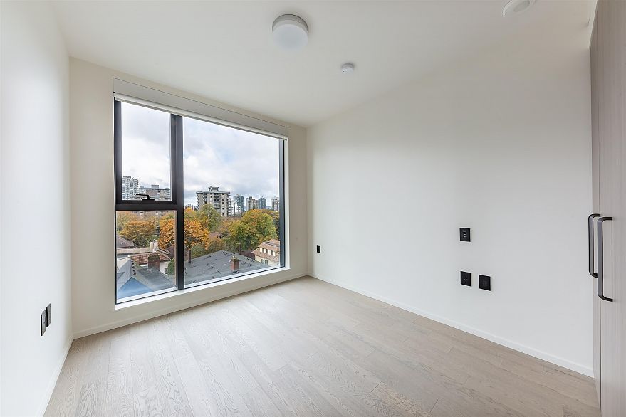 1006 1408 Robson Street