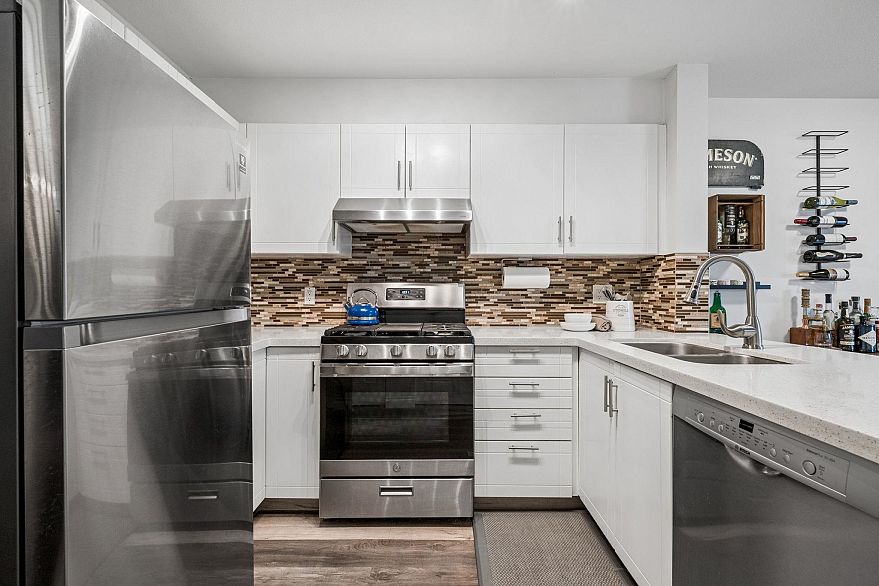 308 688 E 16th Avenue