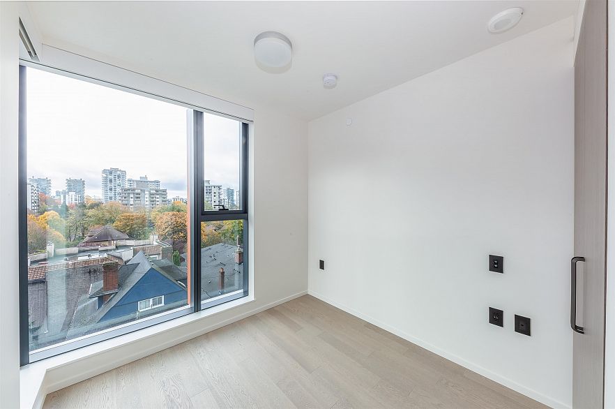 1006 1408 Robson Street