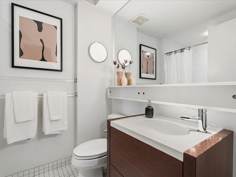 301 1275 Hamilton Street