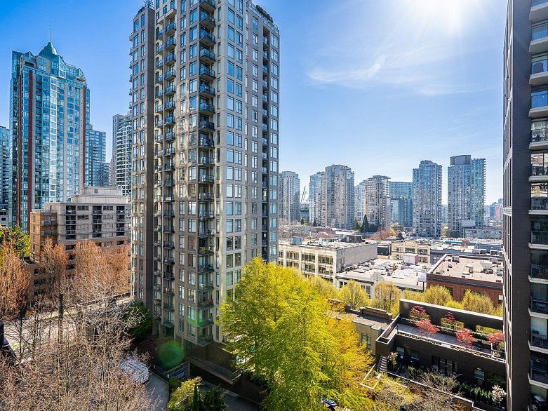 807 1088 Richards Street