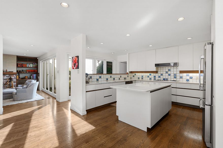 6291 Carnarvon Street