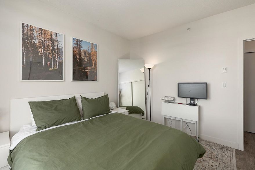 906 2788 Prince Edward Street