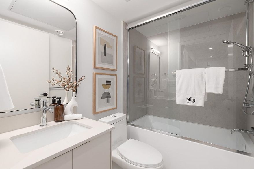 105 2339 E 34th Avenue