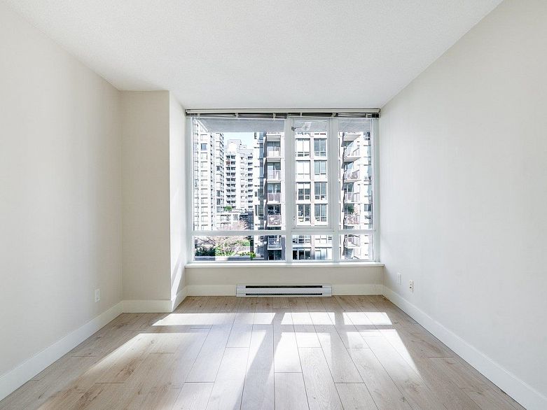 807 1088 Richards Street