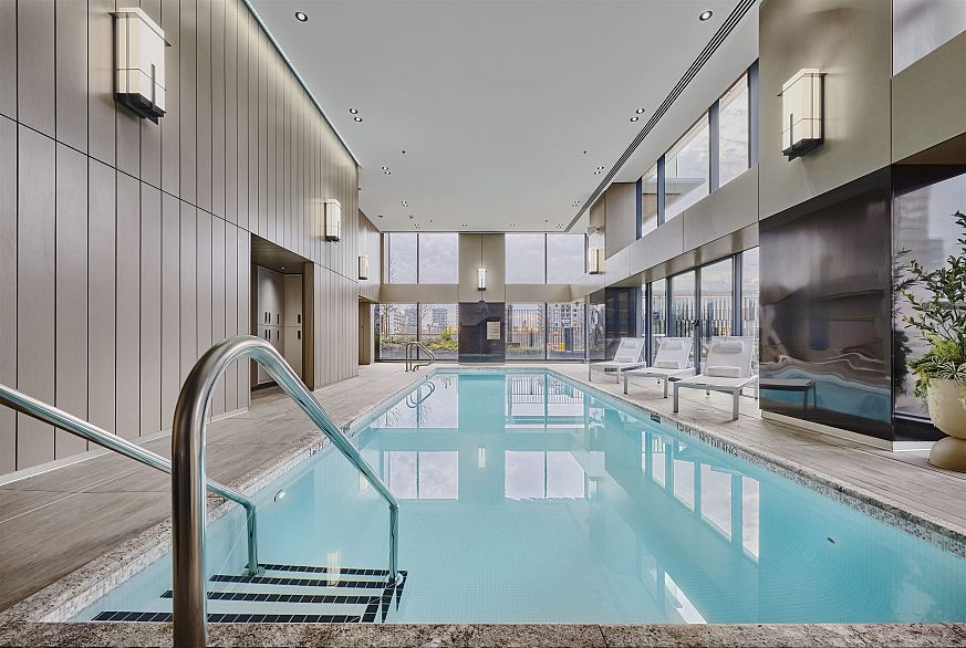 2402 1482 Robson Street