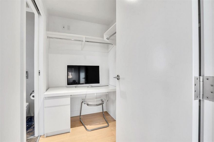 2208 1111 Alberni Street