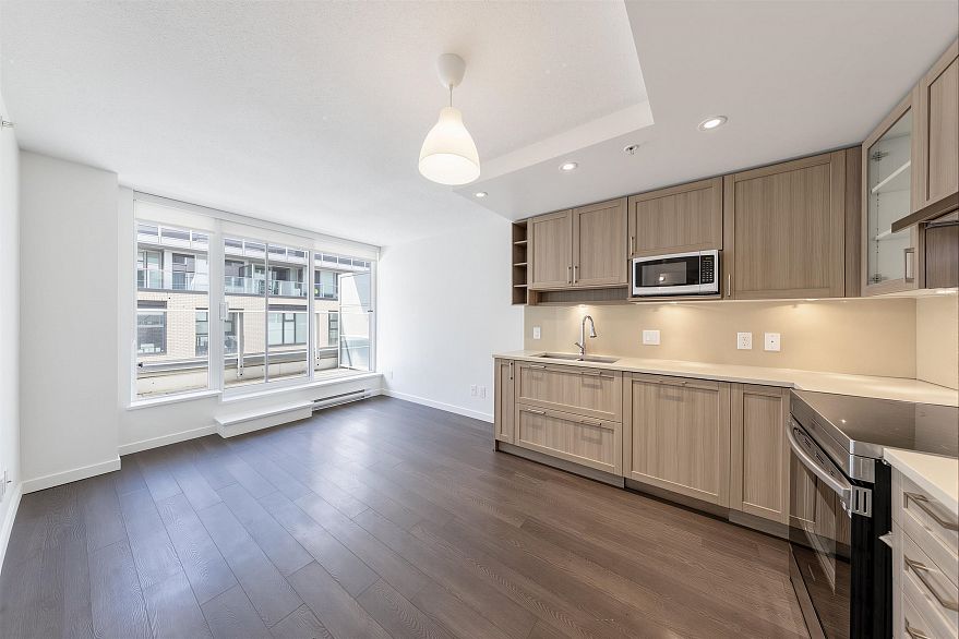 320 5665 Boundary Road