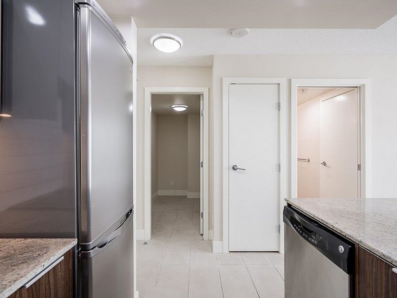 807 1088 Richards Street