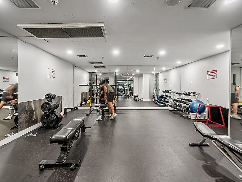 610 123 W 1st Avenue