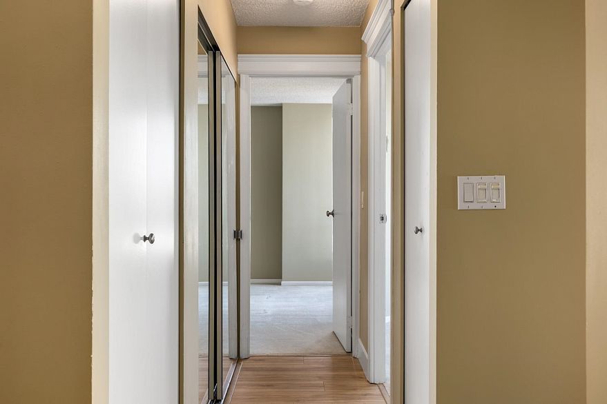 1302 2668 Ash Street