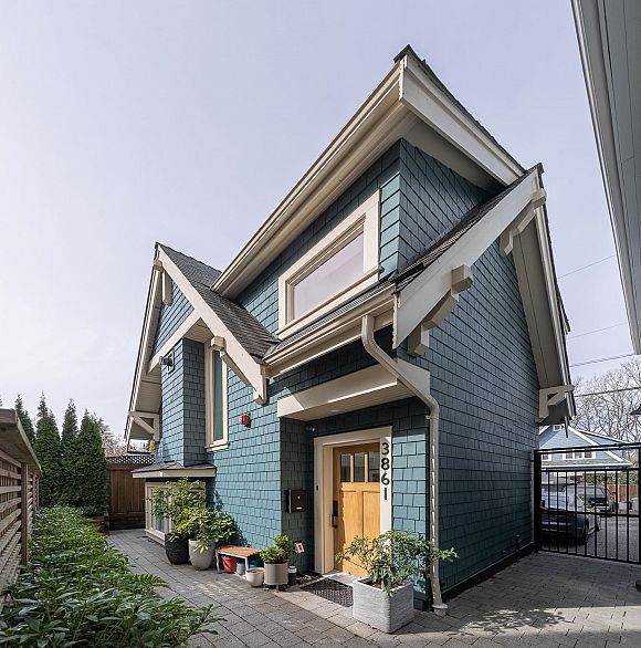 3861 Willow Street