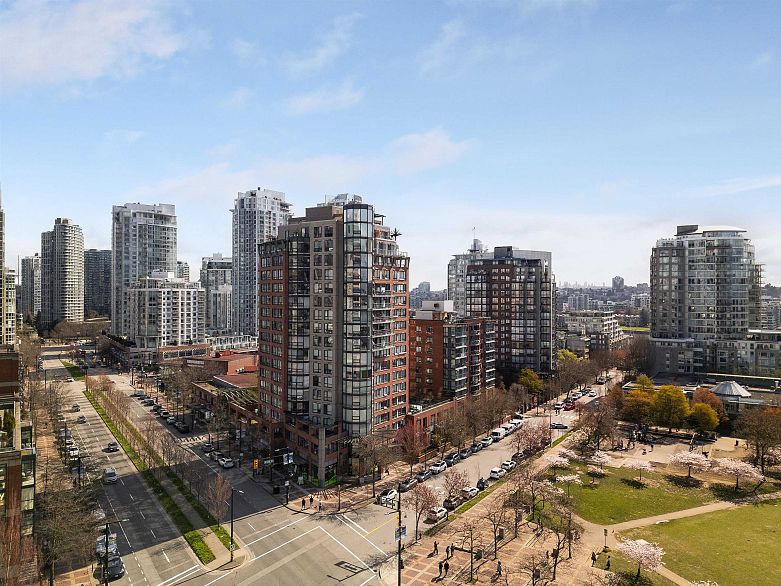 11D 199 Drake Street