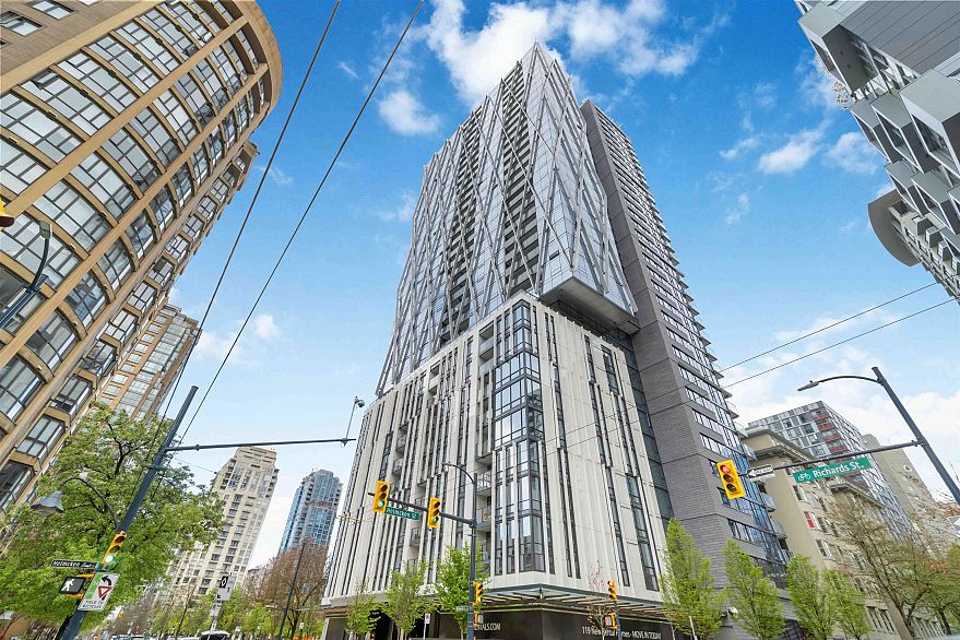 1305 1111 Richards Street