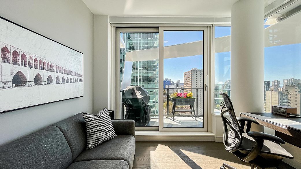 1705 620 Cardero Street