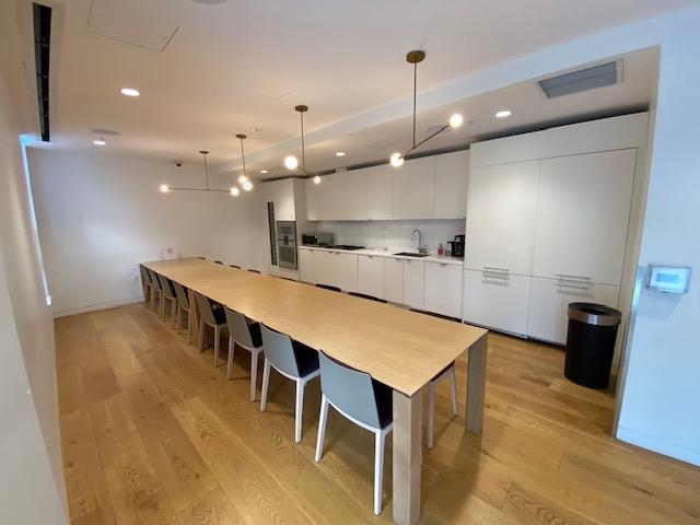 1803 1289 Hornby Street