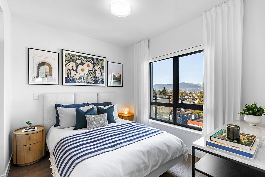 208 1680 E 12th Avenue