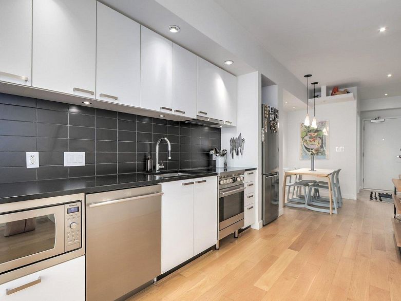 312 557 E Cordova Street