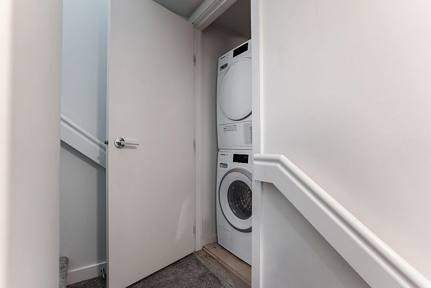 312 328 E 11th Avenue