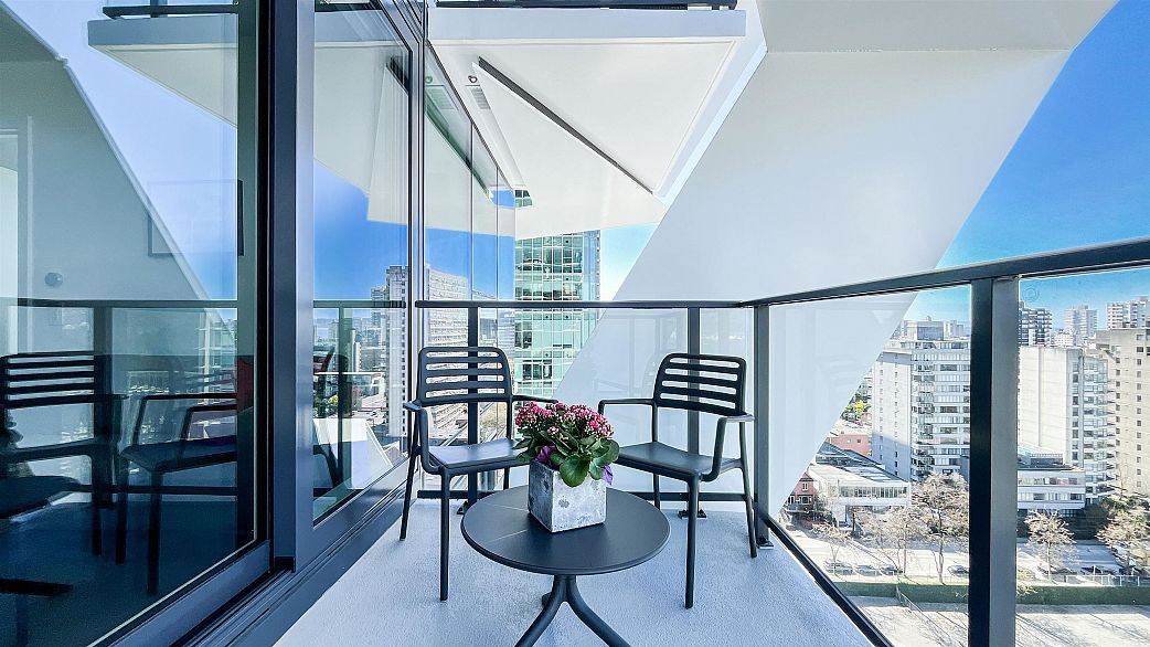 1705 620 Cardero Street