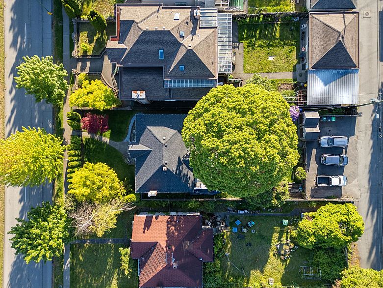 275 W King Edward Avenue