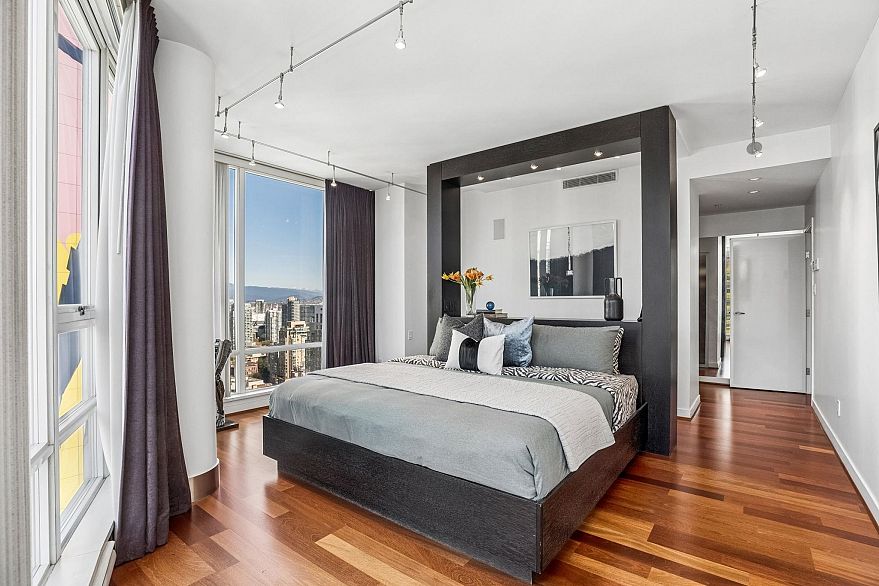 3701 1438 Richards Street