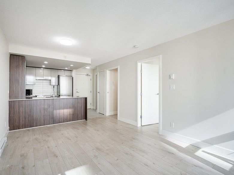 807 1088 Richards Street