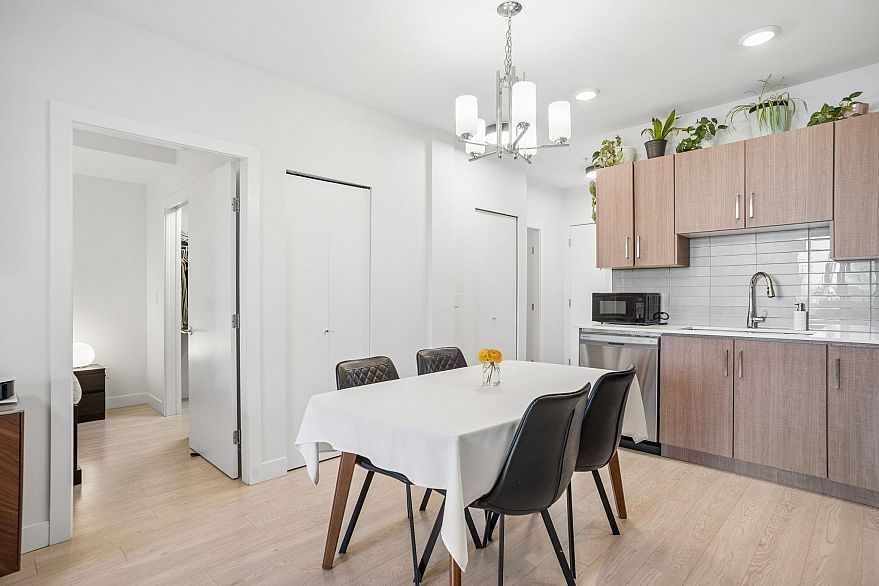 205 2889 E 1st Avenue