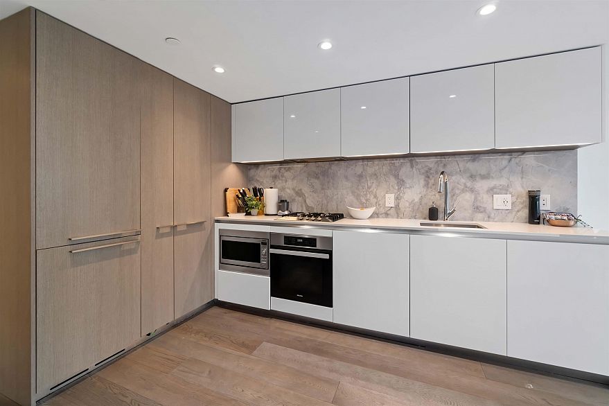 1305 1111 Richards Street