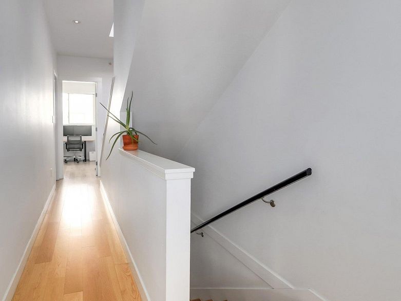 312 557 E Cordova Street