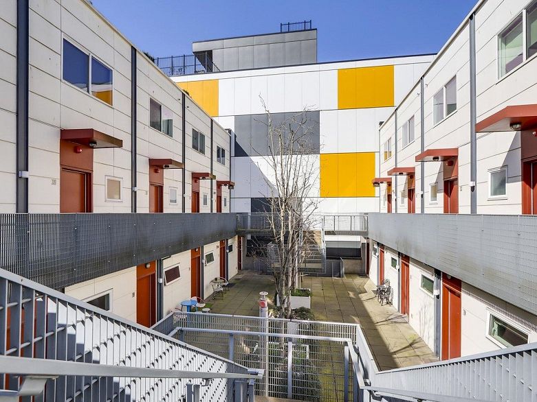 312 557 E Cordova Street