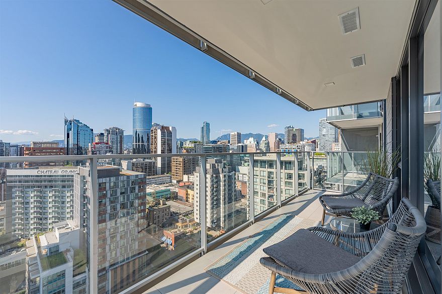 2209 1111 Richards Street