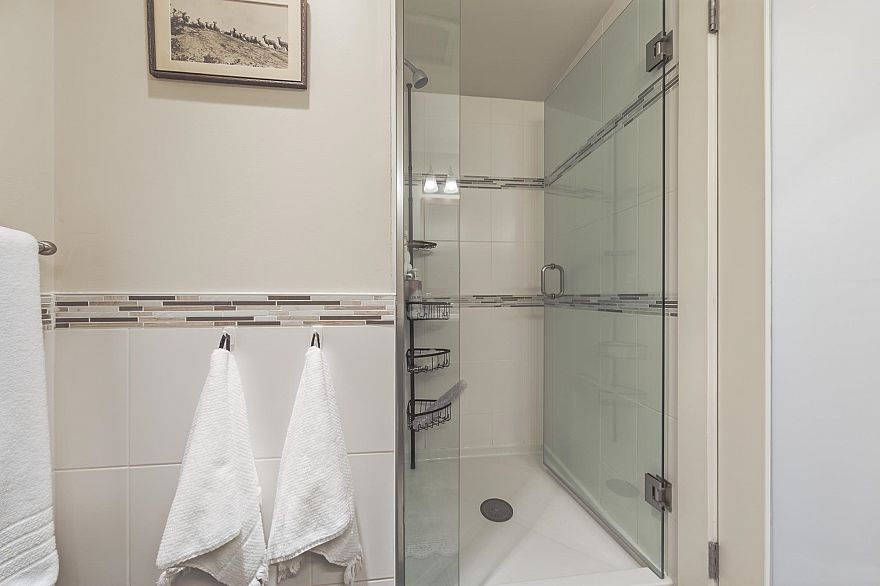 512 1216 Homer Street