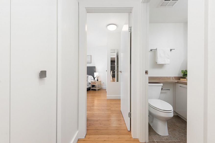 11D 199 Drake Street