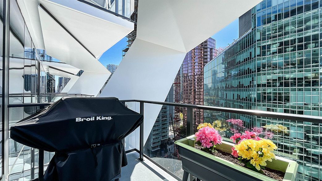 1705 620 Cardero Street