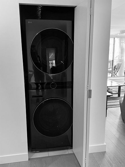 503 638 Beach Crescent