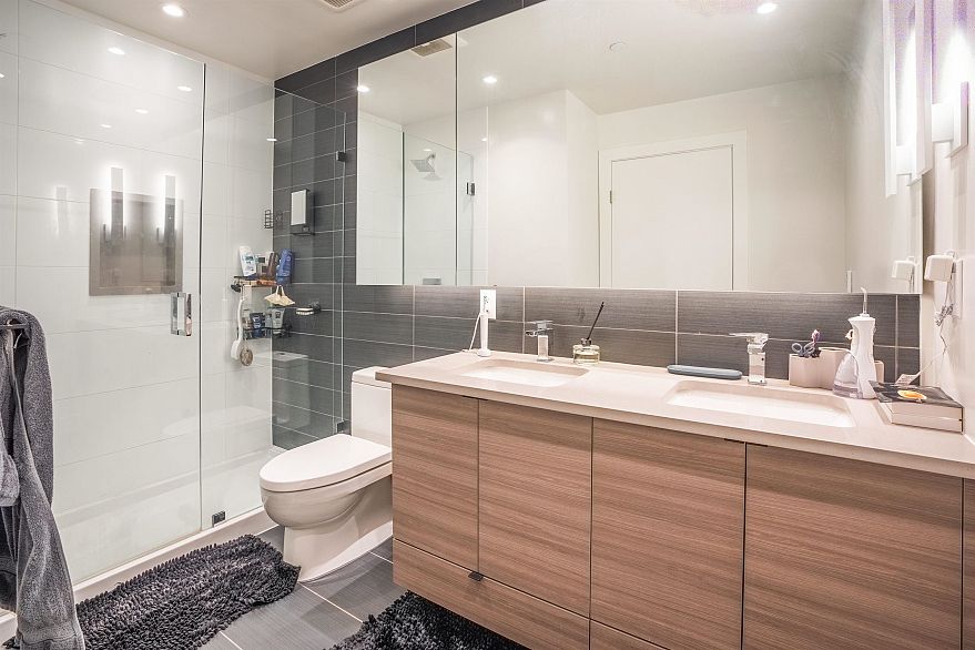 504/505 3438 Sawmill Crescent