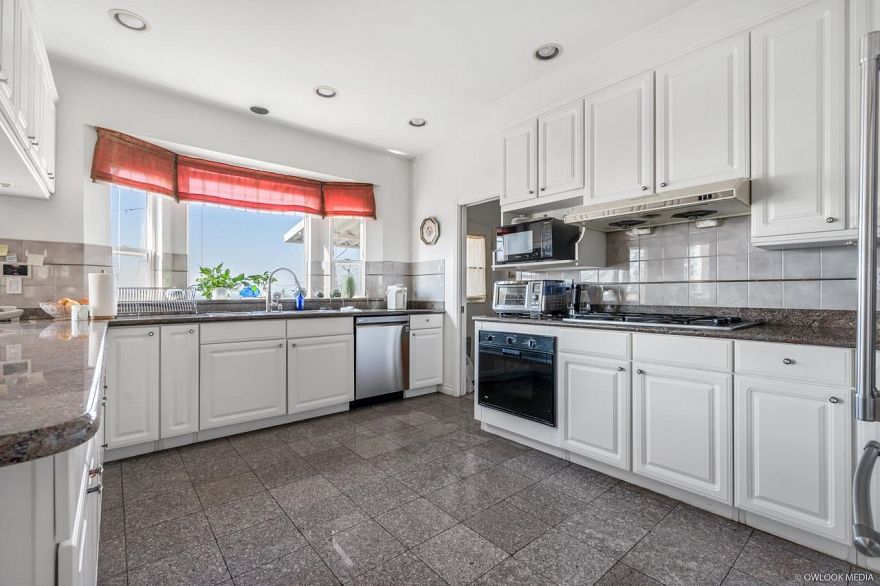 2154 Burquitlam Drive