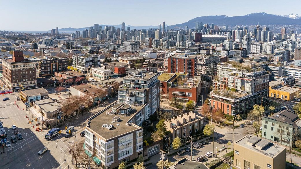 219 288 E 8th Avenue