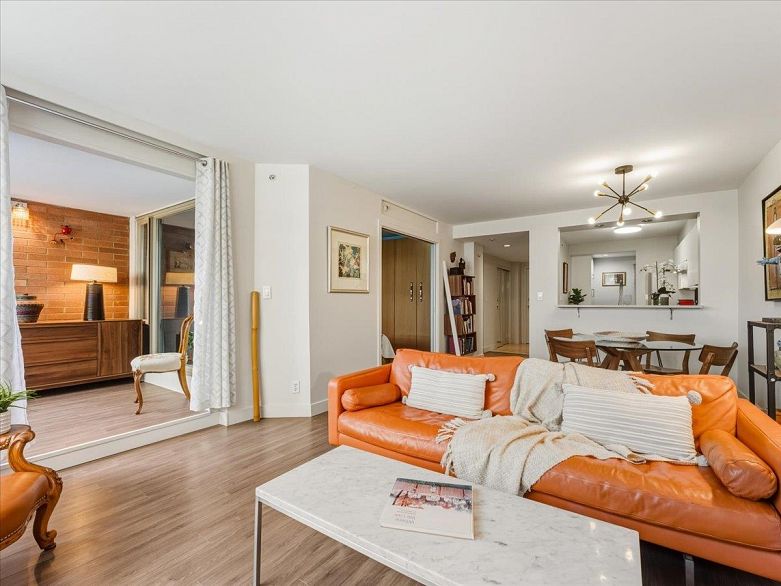 205 2438 Heather Street