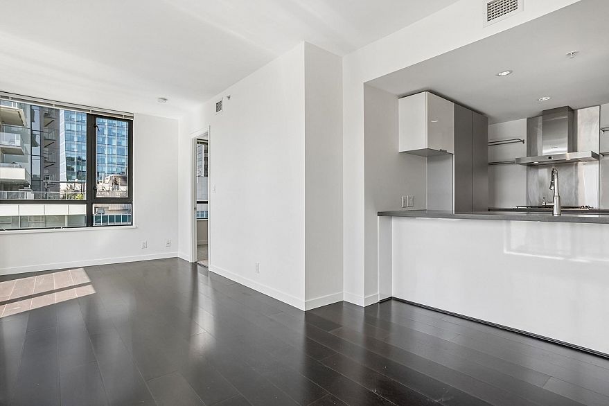 2203 788 Richards Street