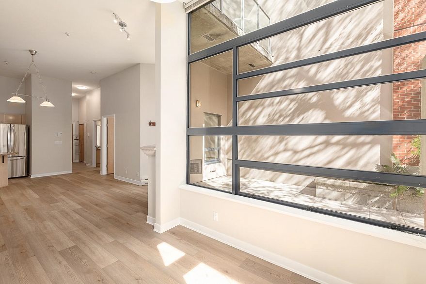 102 2228 Marstrand Avenue